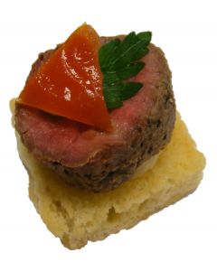 Crouton of Roast Beef and Horseradish sauce