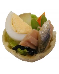(F) Salad Niçoise in Tortilla Cup with Dressing
